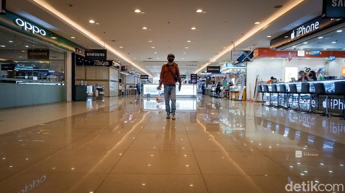 PPKM Level 3, Begini Aktivitas di Mal Tangerang Saat Akhir Pekan Mal di Tangerang kembali bergeliat usai kawasan itu kini berstasus PPKM Level 3. Mal pun kembali jadi tujuan warga untuk isi waktu libur di akhir pekan.