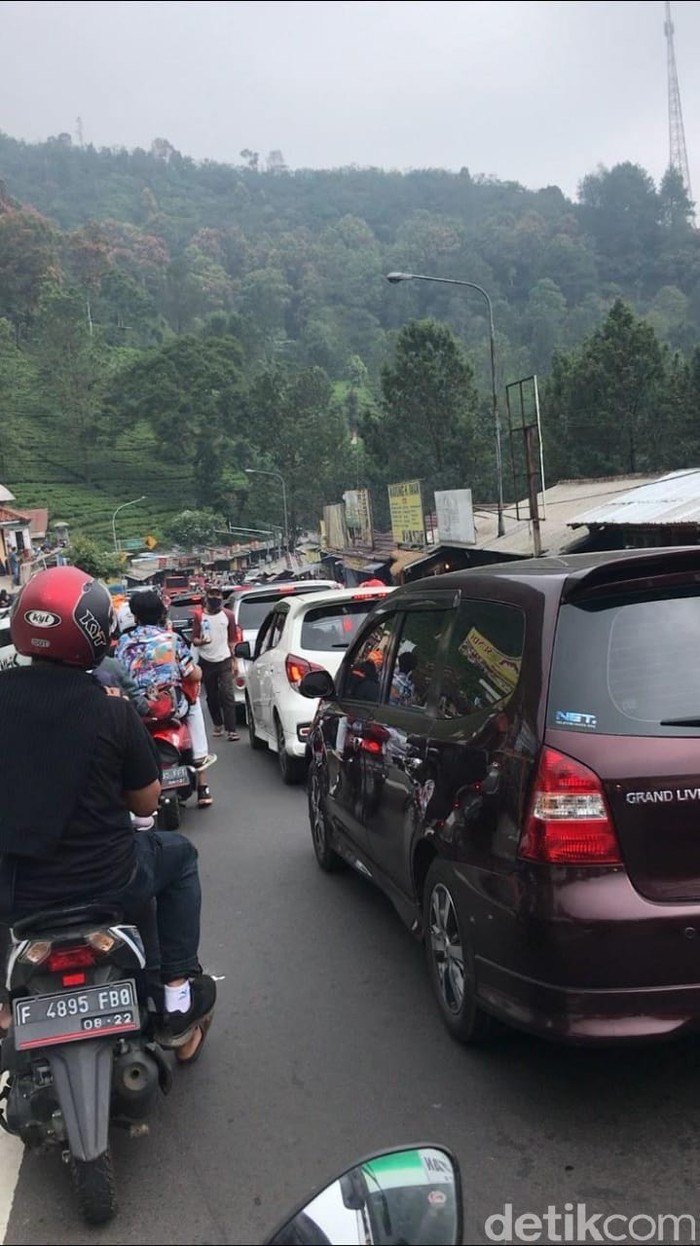 Puncak arah Jakarta macet (Dok narsum atas nama Lukman Nul Hakim)