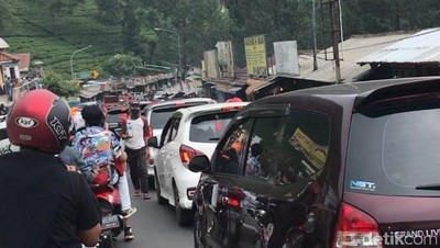 Penampakan Macetnya Puncak Bogor Akhir Pekan Kala PPKM Level 3