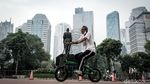 Jakarta PPKM Level 3, Warga Ramai-ramai Olahraga di GBK