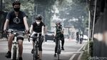 Jakarta PPKM Level 3, Warga Ramai-ramai Olahraga di GBK
