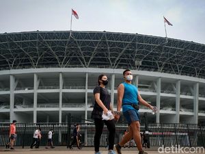 Jakarta PPKM Level 3, Warga Ramai-ramai Olahraga di GBK
