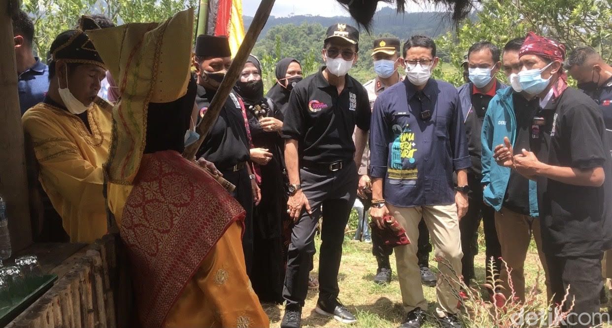 Sandiaga Uno di Desa Saribu Gonjong Sumbar