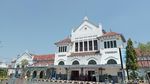 Potret Legendaris Stasiun Cirebon, Lahir dan Ada Karena Gula