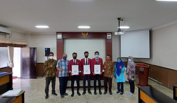Tiga mahasiswa UMM berhasil lulus kuliah tanpa skripsi