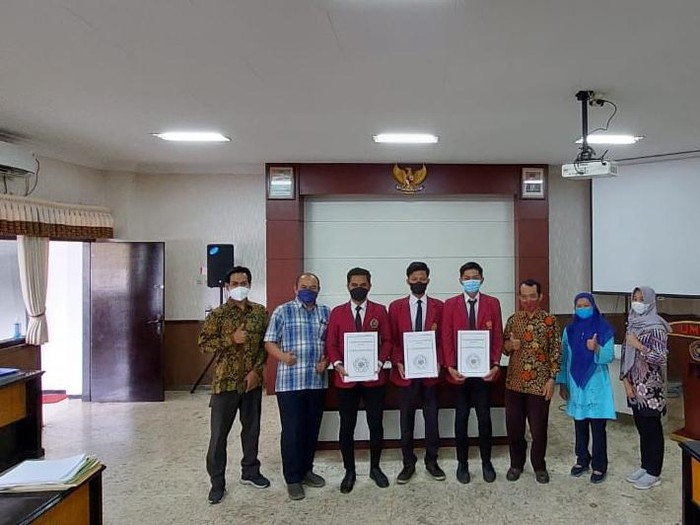 Tiga mahasiswa UMM berhasil lulus kuliah tanpa skripsi