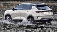 Sementara di balik bonetnya Wuling Asta dijejali mesin 1,5 liter turbocharged yang menghasilkan tenaga 145 hp (108 kW / 147 PS) dan torsi 184 lb-ft (250 Nm). Tenaga tersebut dikawinkan dengan transmisi manual atau CVT. Di atas kertas, Wuling Asta bisa berlari dari titik nol hingga 100 km/jam dalam waktu 10,6 detik. Foto: Dok. SGMW