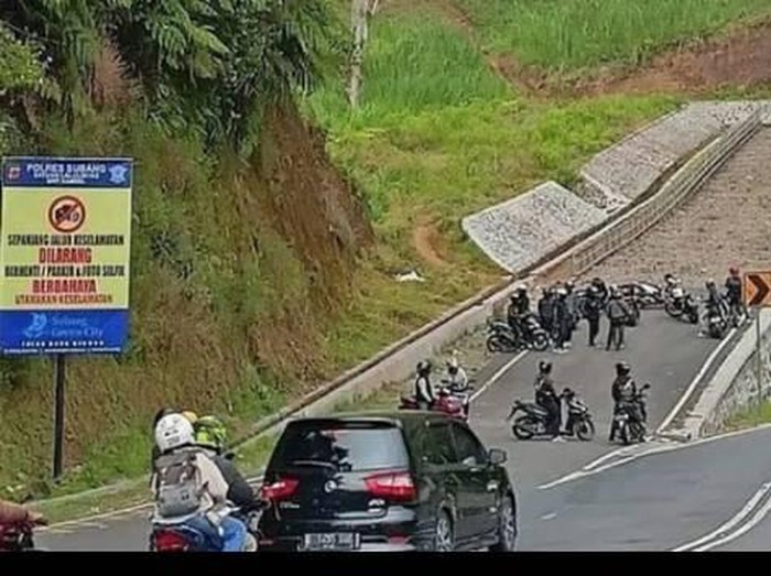 Ada Rombongan Bikers Kopdar di Jalur Penyelamat, Ini Fungsi Aslinya