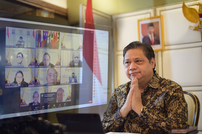 Airlangga Dorong Industri Kelapa Digenjot Pakai Teknologi