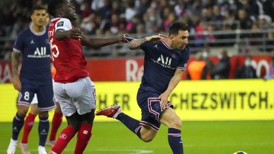 Momen Lionel Messi Debut Berseragam PSG