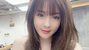 10 Foto Guru Terseksi yang Viral Bikin Murid-muridnya Terpesona