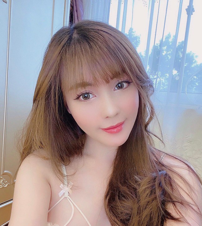 Seperti dikabarkan Newsbeezer, pernikahan mereka penuh drama. Menjelang perceraian, Au Ha My dan sang aktor saling mengejek di media sosial. Foto: Dok. Facebook Au Ha My