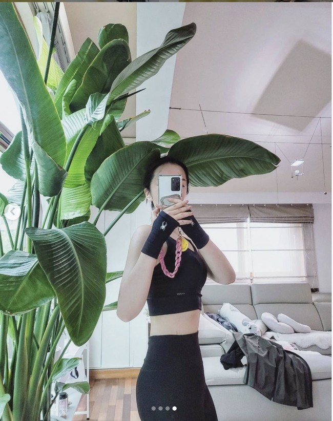 “Aku mulai syuting tanpa menurunkan 11 kg berat badanku yang naik setelah menikah. Aku selalu suka makan tapi sebenarnya aku punya disiplin yang bagus. Tapi setelah menikah semuanya berubah,” katanya. Foto: Dok. Instagram @bebe_sl