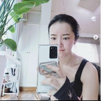 Baeu Seul Gi yang populer sebagai aktris dan penyanyi Korea mengunggah di Instagram ‘Workout Diary’ yang memperlihatkan penampilannya berkeringat setelah olahraga. Dia mengaku memang mengalami kenaikan berat badan setelah menikah. Foto: Dok. Instagram @bebe_sl