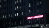Sementara itu, untuk data jumlah total pasien sejak RSDC Wisma Atlet Kemayoran beroperasi pada 23 Maret 2020, maka rumah sakit darurat ini telah didatangi berbagai kategori pasien Covid-19 yang jumlahnya mencapai 126.675 atau bertambah 98 orang.