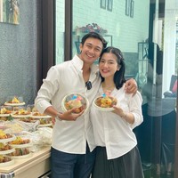 Saat ini Felicya Angelista diketahui tengah hamil anak pertamanya dengan Caesar Hito. Beberapa waktu lalu dirinya Felicya dan suaminya pun sempat mengadakan acara gender reveal untuk menebak jenis kelamin anak yang dikandungnya. Foto: Instagram