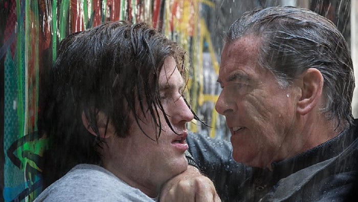 Film IT yang dibintangi Pierce Brosnan.