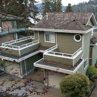 Balkon yang sungguh berfaedah. Mungkin cuma ingin dijadikan hiasan saja. Ada yang tertarik membuat balkon seperti ini? Foto: 1cak.com