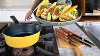 Walaupun punya keahlian pada masakan Jepang, chef Juna juga sangat handal membuat masakan khas dari negara lain. Salah satunyaadalah taco asal Meksiko yang pernah ramai diperbincangkan kehadirannya di Indonesia. Foto: Instagram/junarorimpandey