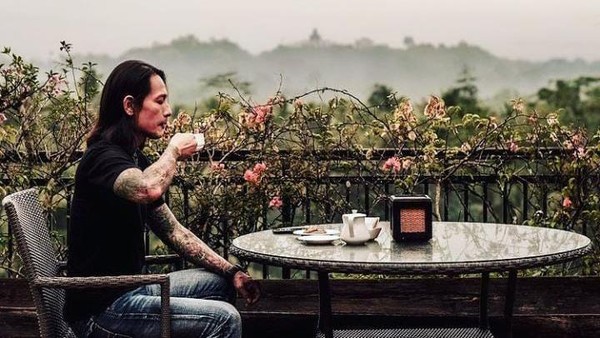 Chef Juna Diisukan Pamit dari MasterChef, Begini Gaya Kerennya Saat Masak