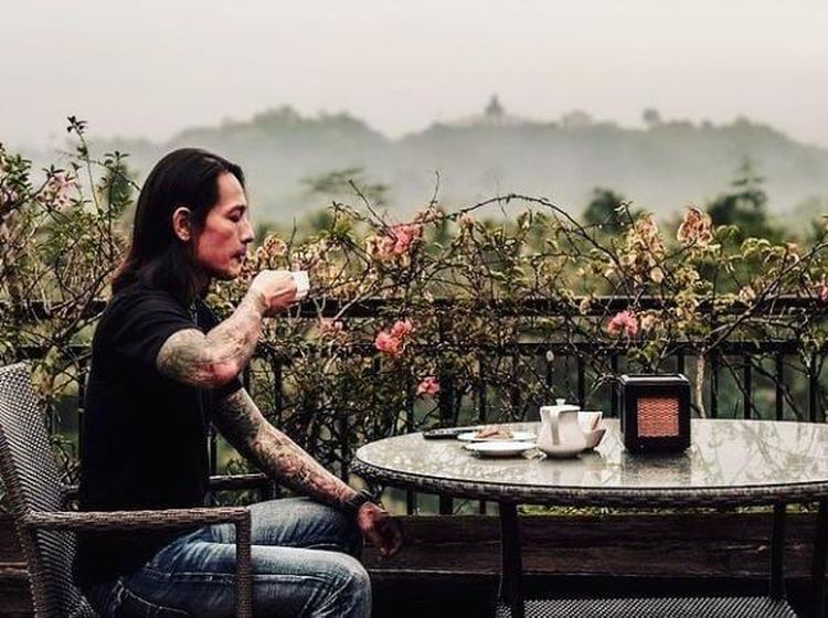 Chef Juna Diisukan Pamit dari MasterChef, Begini Gaya Kerennya Saat Masak