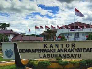 Pemkab Labuhanbatu Beli Tablet Senilai Rp 736 Juta Buat 45 Anggota DPRD