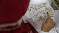Koperasi ini terus berupaya melestarikan batik betawi.  