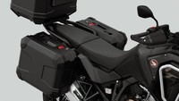 Tambahan fitur baru yang ada pada CRF1100L Africa Twin adalah bracket belakang berbahan aluminium untuk dudukan box maupun pannier. Foto: Dok. Honda