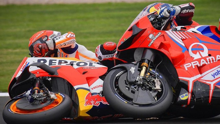 Insiden Marc Marquez terjatuh di MotoGP Inggris 2021