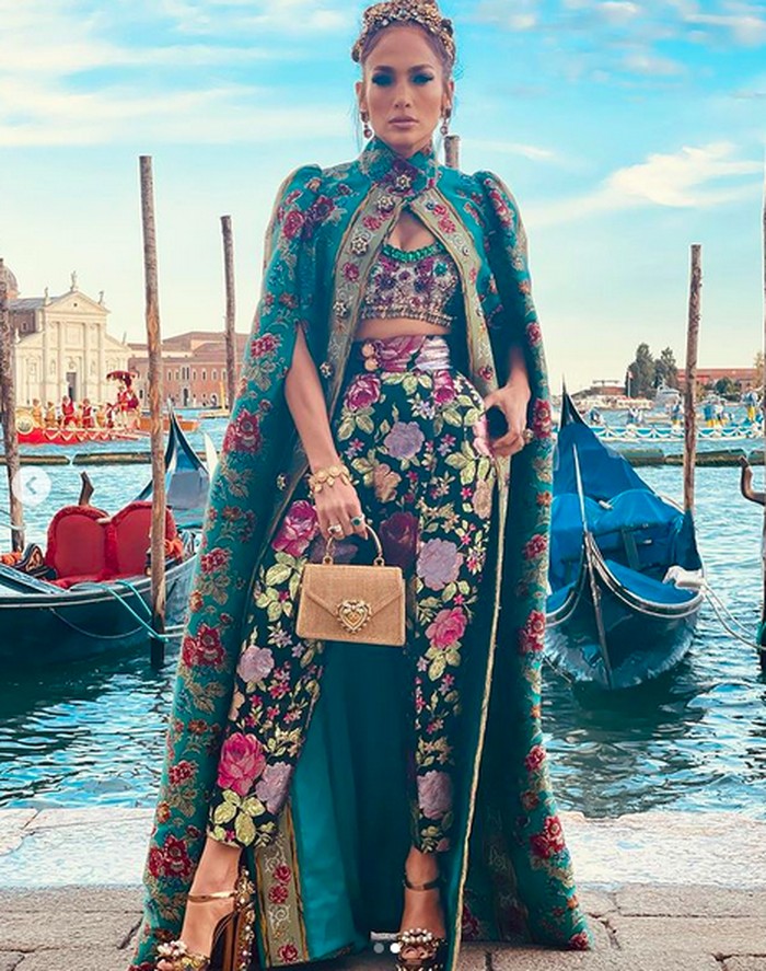 Jennifer Lopez di fashion show Dolce & Gabbana
