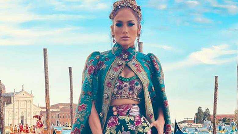 Jennifer Lopez di fashion show Dolce & Gabbana