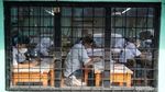 Ketika Mereka Melepas Kerinduan Belajar di Sekolah