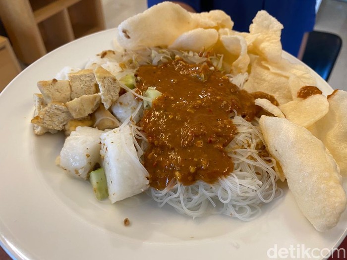 Ketoprak WOW: Ketoprak Kekinian Pakai Shirataki dan Saus Samyang