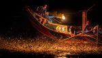 Kiat Nelayan Taiwan Tangkap Ikan dengan Obor