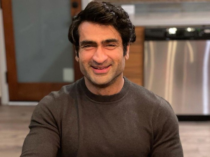 Kumail Nanjiani Kumail Nanjiani, bintang Eternals.