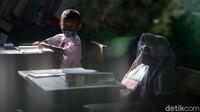 Dinas Pendidikan DKI Jakarta menargetkan sekitar 8.900 sekolah di Ibu Kota menggelar pembelajaran tatap muka (PTM) pada November mendatang. Pembukaan sekolah akan dilakukan secara bertahap.