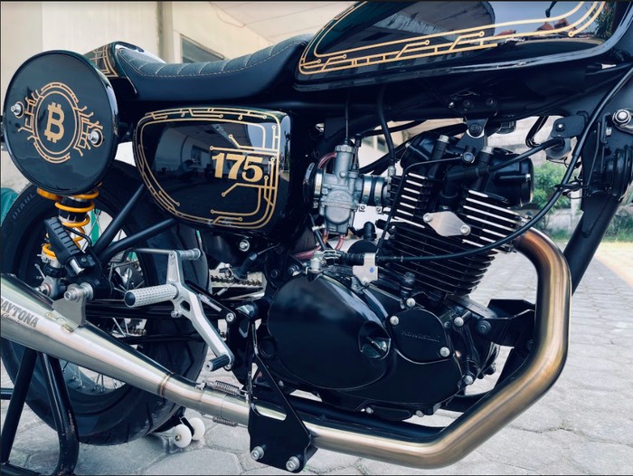 Modifikasi Kawasaki W175 Bergaya Bitcoin Modifikasi Kawasaki W175 Bergaya Bitcoin