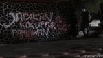 Mural Jadikan Koruptor Pahlawan Mejeng di Bandung