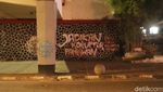 Mural Jadikan Koruptor Pahlawan Mejeng di Bandung