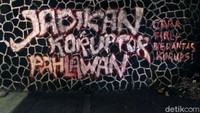 Mural tersebut tepatnya berada di Jembatan Viaduct, Jl Perintis Kemerdekaan, Kota Bandung. Yudha Maulana/detikcom
