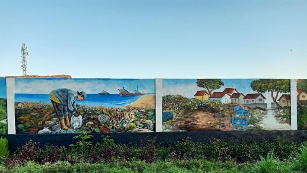 Mural yang dibuat Pemkab Bali untuk mengkritik pengelolaan sampah warga.