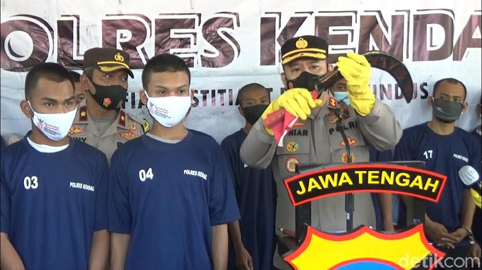 Pemuda pelaku pembacokan dan pengeroyokan saat konvoi kelulusan SMA di Kendal pada Juni lalu