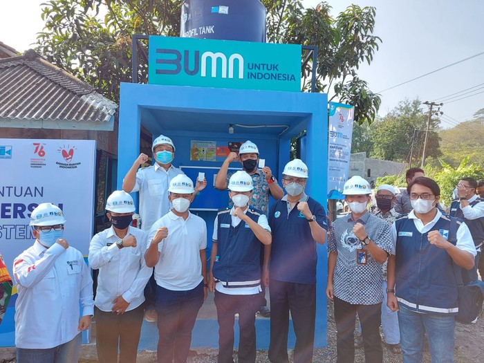 penyediaan air bersih di Desa Cidadap