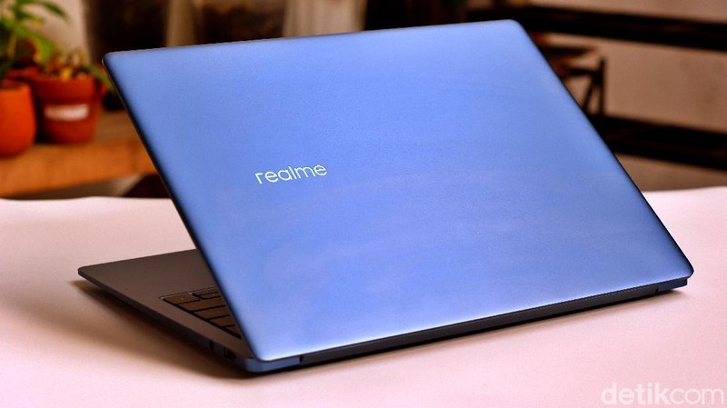 Realme Book