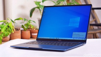 Panelnya menggunakan IPS dengan dilapisi Gorilla Glass dan Oleophobic Coating yang membuat laptop ini tahan goresan sekaligus noda Foto: Adi Fida Rahman/detikINET