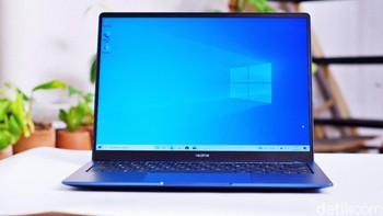 Realme Book hadir dalam bentangan layar 14 inch dengan resolusi 2K dan rasio 3:2. Foto: Adi Fida Rahman/detikINET