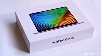 Realme Book dikemas mirip Macbook. Foto: Adi Fida Rahman/detikINET
