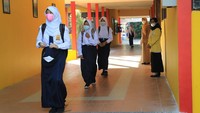 Ada 2.401 sekolah jenjang Diknas yaitu PAUD 341 sekolah di  Cilacap, Banjarnegra, Kendal, dan Kota Semarang. Kemudian SD ada 1.724 sekolah di Cilacap, Banjarnegara, Kebumen, Rembang, Semarang, Kendal, Pemalang, Kota Semarang. Berikutnya SMP ada 336 sekolah di Cilacap, Banjarnegara, Kebumen, Rembang, Semarang, Kendal, Pemalang, dan Kota Semarang. 