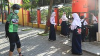 Berikutnya ada 67 SMK yang menggelar PT. Sebanyak 15 di antaranya ujicoba PTM yaitu di Wonosobo, Grobogan, Blora, Semarang, Brebes, Kota Semarang. Kemudian yang menggelar  PTM terbatas ada 52 SMK di Wonosobo, Magelang, Grobogan, Blora, Rembang, Pati, Kudus, Jepara, Demak, Semarang, Temanggung, Kendal, Batang, Pekalongan, Pemalang, Tegal, Brebes, Kota Semarang, dan Kota Pekalongan. 