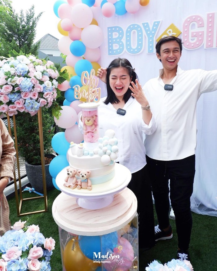 Serunya Masak ala Felicya Angelista yang Ngidam VIdeo Call Song Joong Ki Serunya Masak ala Felicya Angelista yang Ngidam VIdeo Call Song Joong Ki